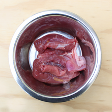 Cargar imagen en el visor de la galería, Muslos y piernas de faisán deshuesados de calidad humana