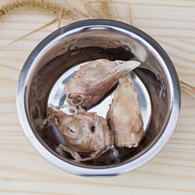 Cargar imagen en el visor de la galería, Cabezas de faisán liofilizadas para perros o gatos (descontinuadas)