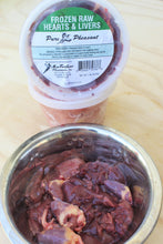 Cargar imagen en el visor de la galería, raw heart and liver treats for pets